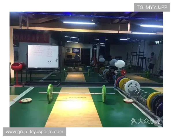 举重俱乐部推动青少年训练的家庭教育与互动机制，举重队训练基地